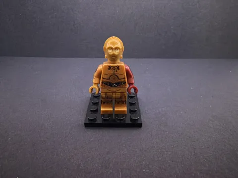 Lego Star Wars SW0653 - C-3PO Minifigure with Dark Red Arm