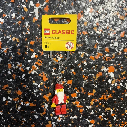 NEW Lego SANTA CLAUS Key Chain 850150