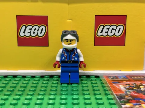 LEGO® Stunt Driver Minifigure twn333 Creator Stunt Show Female Driver 31085