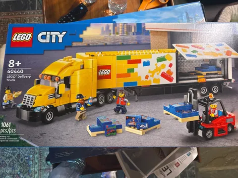 LEGO City: Yellow Delivery Truck (60440) Complete Used