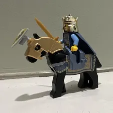 Lego Lion Knights Castle King Minifigure (HORSE INCLUDED)