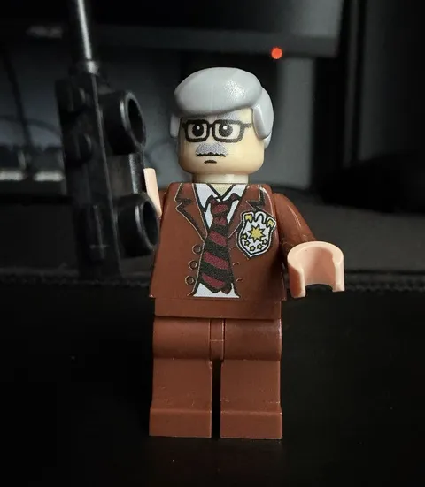 Lego Batman 2006 Commissioner Gordon minifigure CUSTOM