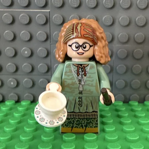 LEGO 71022 Professor Trelawney Harry Potter Collectible Minifigures Series 1