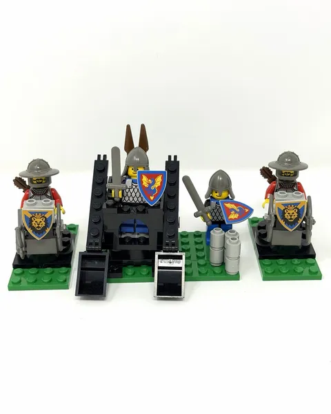 LEGO Castle 1491 Dual Defender 4801 Defense Archer x2 100% Complete Vintage