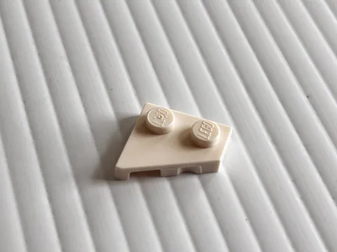 LEGO Piece 6132204 White Right Plate 2x2 27 Degrees