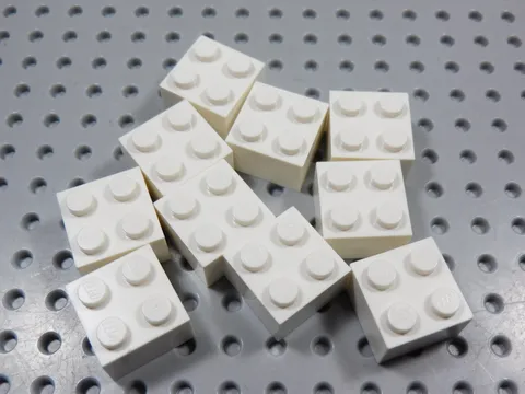 LEGO Lot of 10 White 2x2 Bricks BB