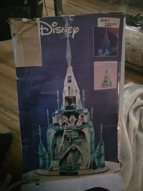 New RETIRED LEGO Disney Frozen: Ice Castle (Set No. 43197) Will Ship In Diff Box