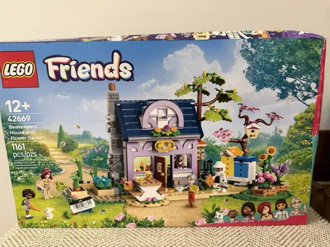 LEGO Friends 42669 Beekeepers' House & Flower Garden 1161pcs Brick Sep 12+