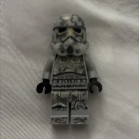 LEGO Star Wars Mimban Stormtrooper Minifigure (Cape is included)