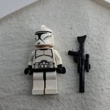 LEGO Star Wars Episode 2 Clone Trooper (Phase 1) - Scowl Minifigure sw0442 75016