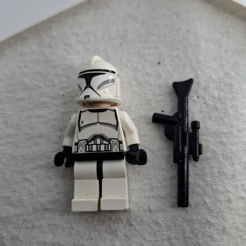 LEGO Star Wars Episode 2 Clone Trooper (Phase 1) - Scowl Minifigure sw0442 75016