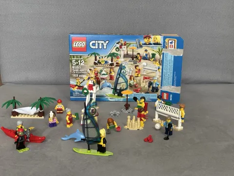 LEGO CITY: Fun at the Beach People Pack 60153 COMPLETE - RETIRED