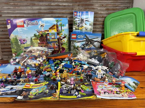 LEGO LOT-Sets (Lego City, Scooby-Doo, Friends Friendship Tree House etc) RETIRED