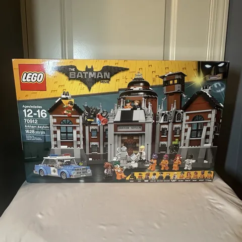 LEGO Batman Movie Arkham Asylum 70912 1628pc 12-16  READ DESCRIPTION 