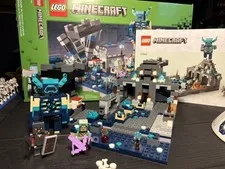 LEGO Minecraft The Deep Dark Battle 21146 100% Complete with box 