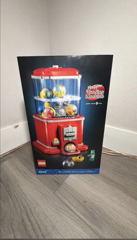 LEGO Ideas Minifigure Vending Machine 21358 Building Set Ages 18+ 1343pcs 16figs