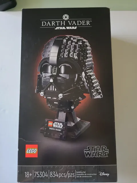 Lego NIB Star Wars Darth Vader Helmet 75304 Retired Set Sealed