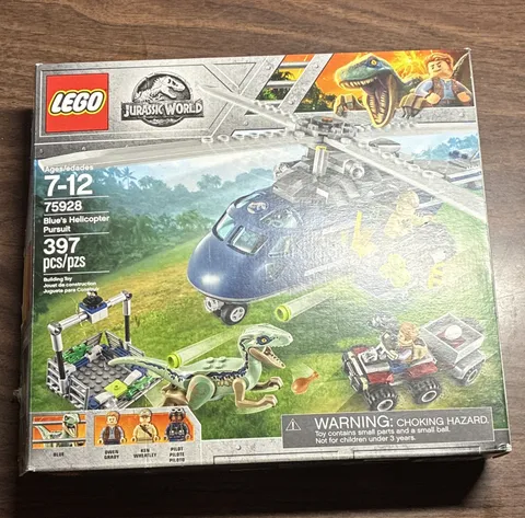 LEGO Jurassic World Blue's Helicopter Pursuit (75928) New with damaged box 