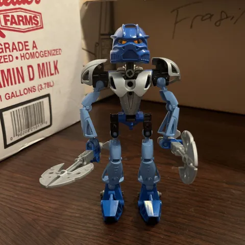 Vintage Lego Bionicle Toa Nuva Gali Nuva (8570)  100% complete 