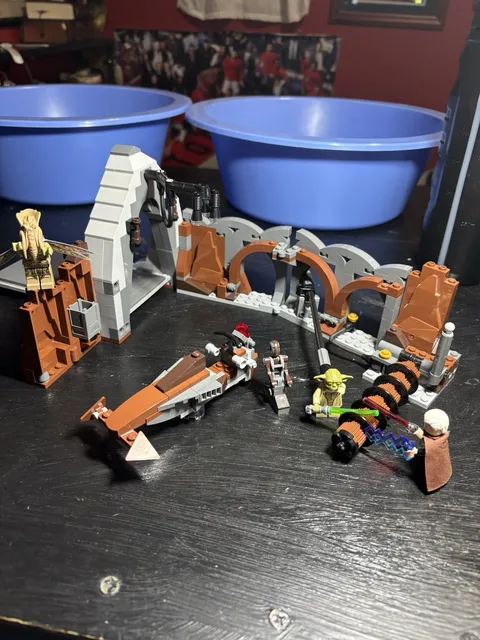 Lego Star Wars Duel on Geonosis 75017 W/ Minifigs