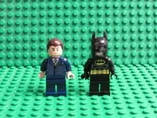 Lot 2 LEGO DC Super Heroes Minifigures Bruce Wayne blue suit + Batman Suit BW28