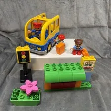 Lego Duplo School Bus #10528 Retired 2014 3 Figures 2 Suitcases Almost Complete
