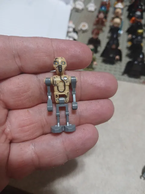 Lego Stars Wars Minifigure 2-1B Medical Droid sw0936 - 75220