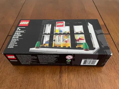 LEGO Brand Retail Store - Set #3300003 - NISB - Rare GWP