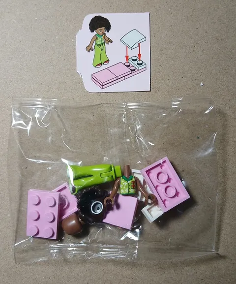 Lego 42668 Friends Advent 2025 Aliya With Green Outfit & Bed Figure Set
