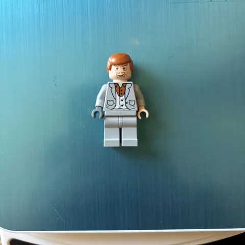 Lego Harry Potter Minifigure Wormtail Peter Pettigrew Light Gray Suit 4766!