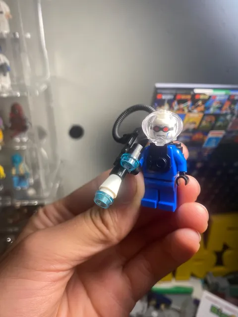 LEGO Batman 2006 Mr. Freeze KEYCHAIN Minifigure! Complete ALL PARTS! READ DESCRI