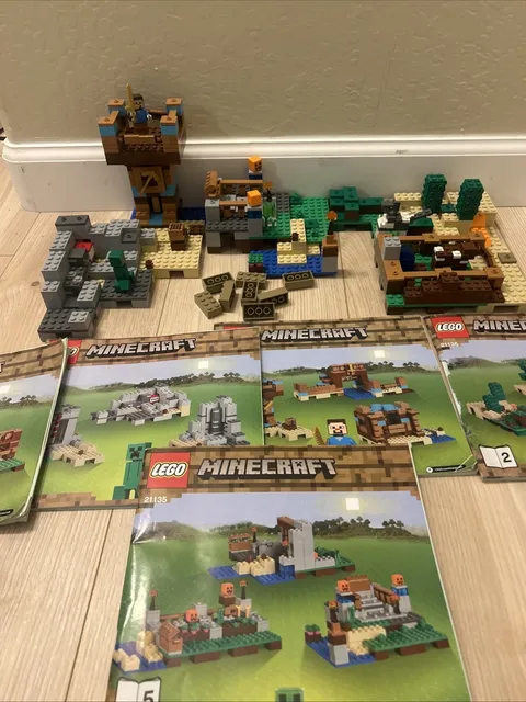 LEGO Minecraft: The Crafting Box 2.0 (21135) Pre-owned Missing 2 pieces