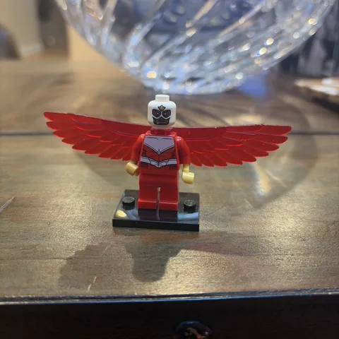 Lego Marvel Avengers FALCON Minifigure Minifig (no hair)