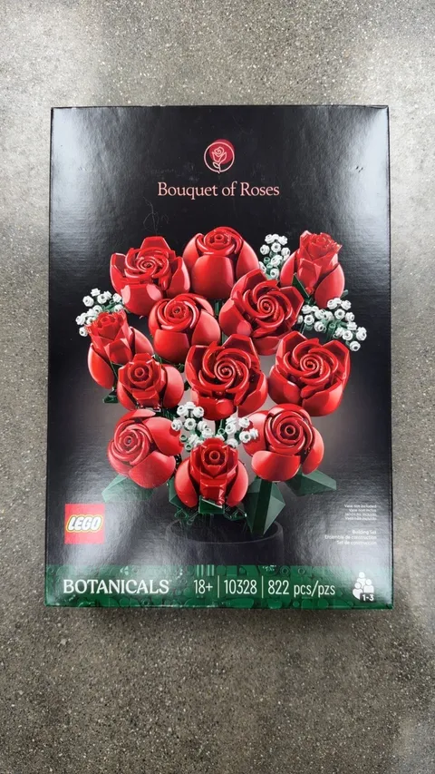 LEGO Icons Bouquet of Roses, Flower Build and Display Set 10328