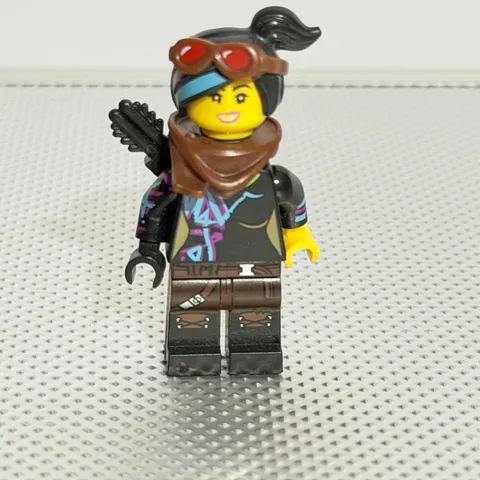 LEGO The LEGO Movie 2 Minifigure Lucy Wyldstyle with Black Quiver