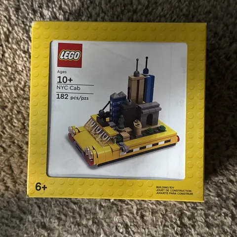 Lego Retail Manager Conference NYC 2022 Exclusive  Rare Small Box  New