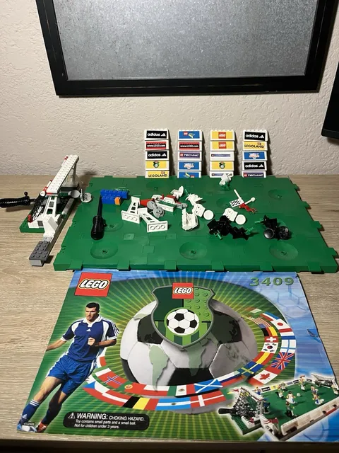 Lego 3409 Champion Challenge Sports Football Pitch Soccer Set 2000 Incomplete 