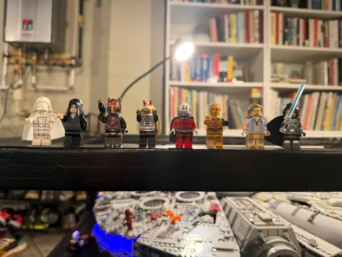 Somewhat rare Lego Star Wars mini figures: Jedi Vader; Gar Saxon; Darth Ray