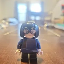 Lego Edna Mode Collectible Minifigure CMF Disney Series 2 The Incredibles dis040