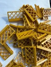 LEGO- NEW #3185-PEARL GOLD-FENCE 1 X 4 X 2 LATTICE-5 PIECES