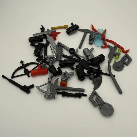 Lego Minifig Weapons And Tools  Assorted Lot 40 pieces 002