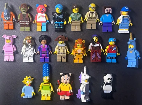LEGO Minifigure Lot of 21 Assorted Figures- CMF, Minecraft, Scooby Doo, Etc…