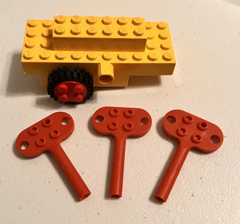 Lego Vintage Wind-Up Motor with keys and works! bb0046 -set 890