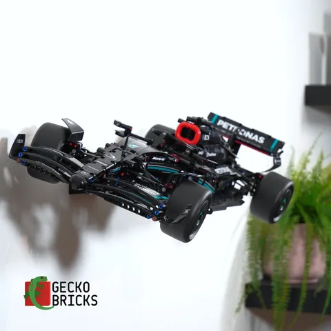 3D Printed Wall Mount for LEGO® Aston Martin DB5 (10262) - Gecko Bricks
