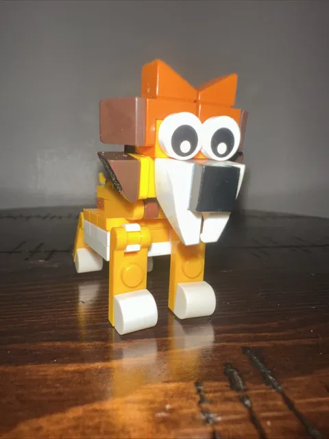 LEGO CREATOR: Safari Wildlfe Dog Or Lion