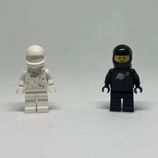 RARE LEGO Classic  Astronaut Lot White statue & Black