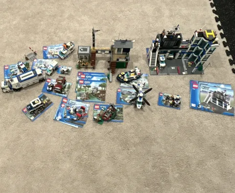 LEGO City Police Haul Incomplete READ DESCRIPTION