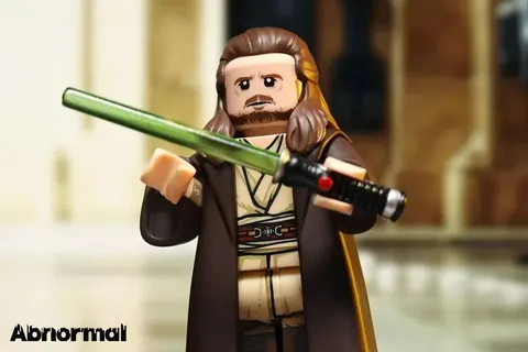 LEGO Star Wars Abnormal Custom Jedi Robed Qui Gon Jinn + Poncho Minifigure NEW