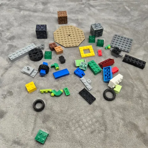 LEGO Minecraft Bricks Mixed Lot Baseplates Wheels Specialty Pieces 0626 B13