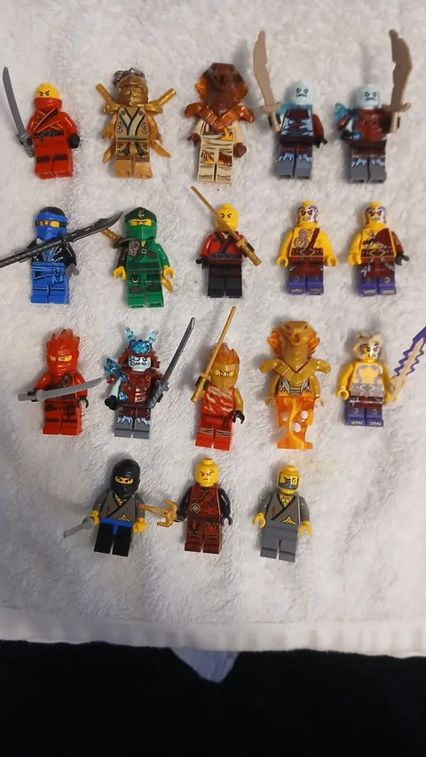 Lot of 18 LEGO Ninjago Minifigures W/Weapons Accessories Mix Sets Look!!